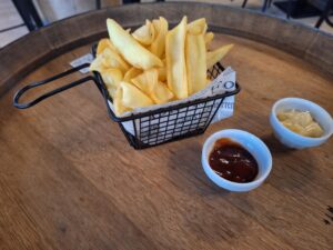 panière de frites au bar house of bears lyon 7